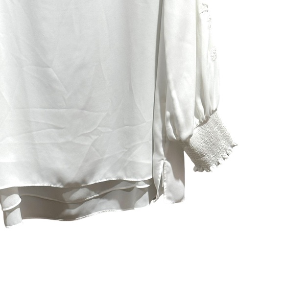 Laura Plus 22 cream neck top - Picture 11 of 11